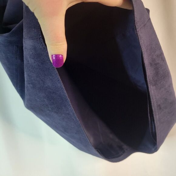 Babaton Aritzia Vegan Suede Feel Navy Sleeveless Top - Picture 6 of 14